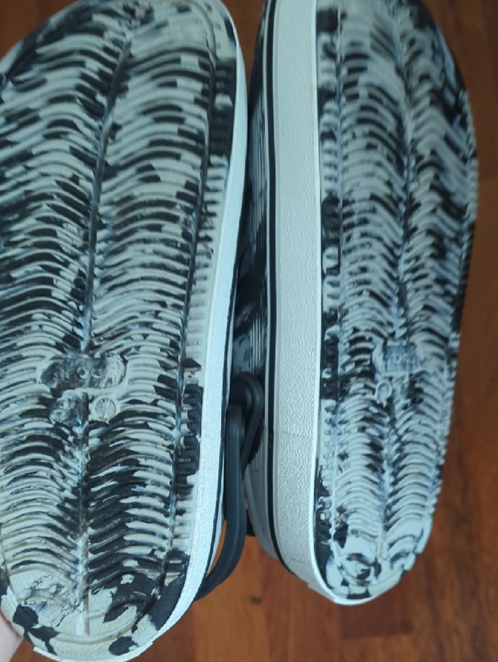 Black & White Marble Off Court Crocs Sz 7 Women's - Picture 5 of 6